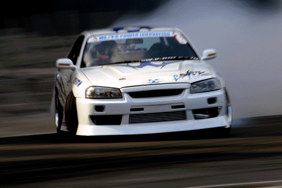 NISSAN SKYLINE